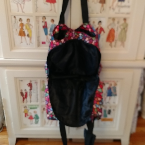 Heart motif multi colored overnight bag - Picture 4 of 9